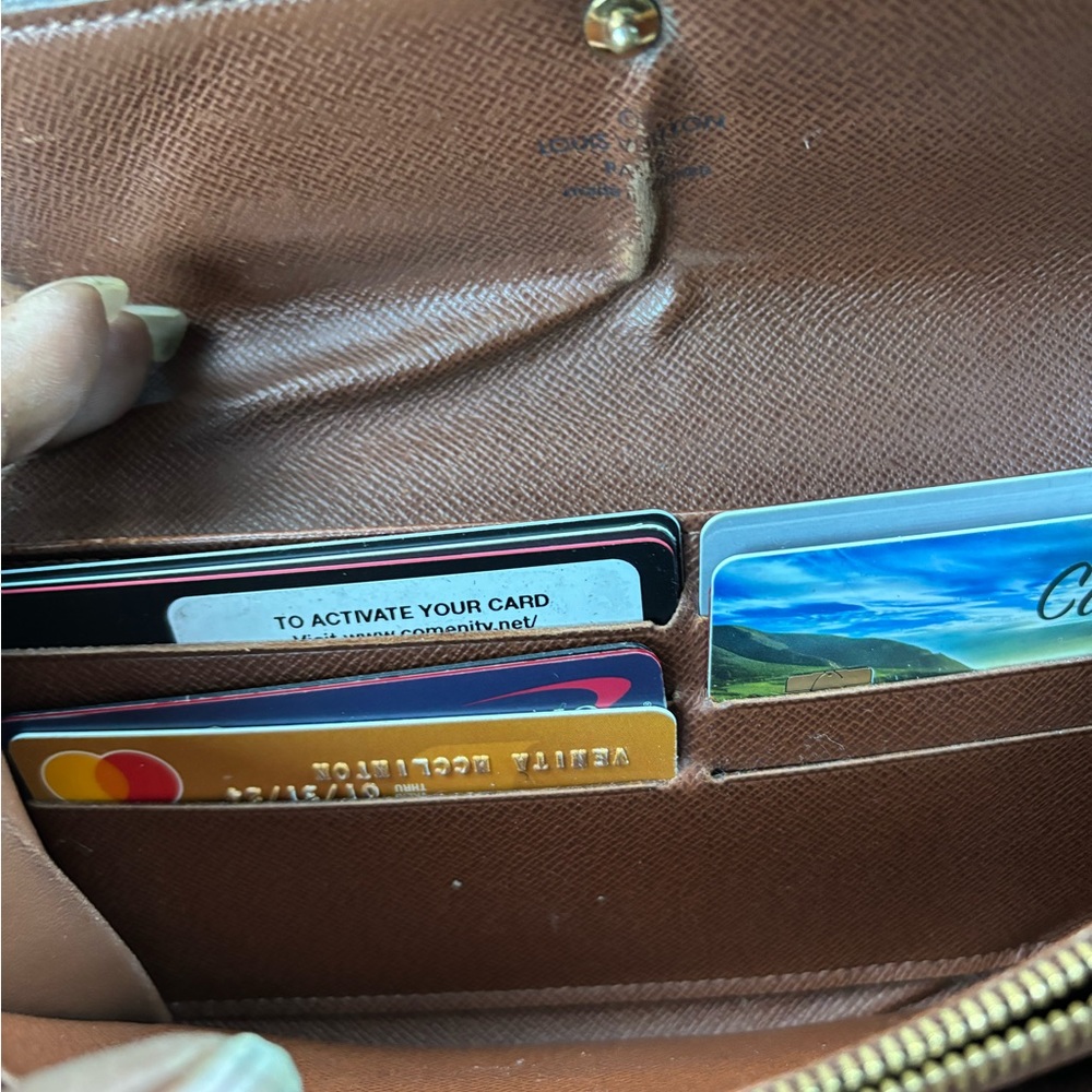 Authentic Lv wallet long - Picture 8 of 16